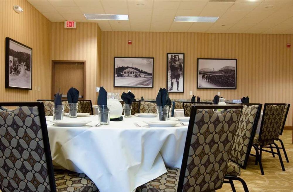 Hampton Inn Saint Robert Restaurante foto