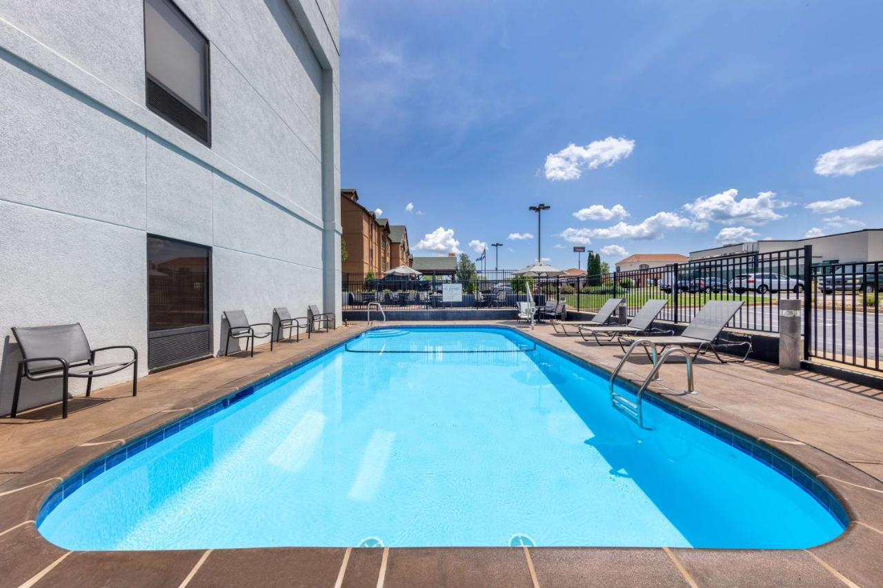 Hampton Inn Saint Robert Exterior foto